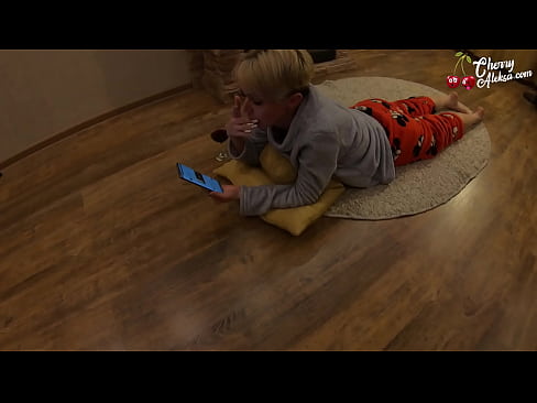 ❤️ Crazy Blonde aṅụ nnukwu dick na-aṅụ ma na-agba ya - mmekọahụ gbasara ike Ihe na-akpali agụụ mmekọahụ n'ụlọ  ☑